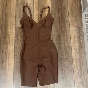 SKIM Body plunge mid thigh bodysuit